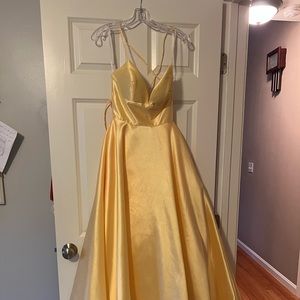 Sheri Hill Prom Dressr